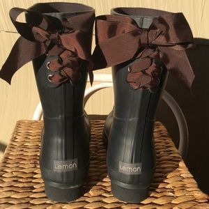 Rain rain, go away short lace up rain boots